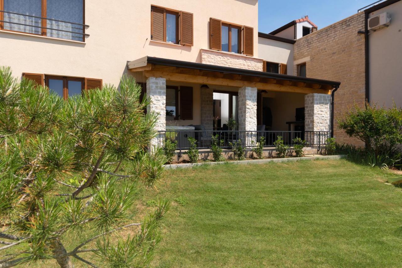 Holiday Home Maslina Porec Exterior photo